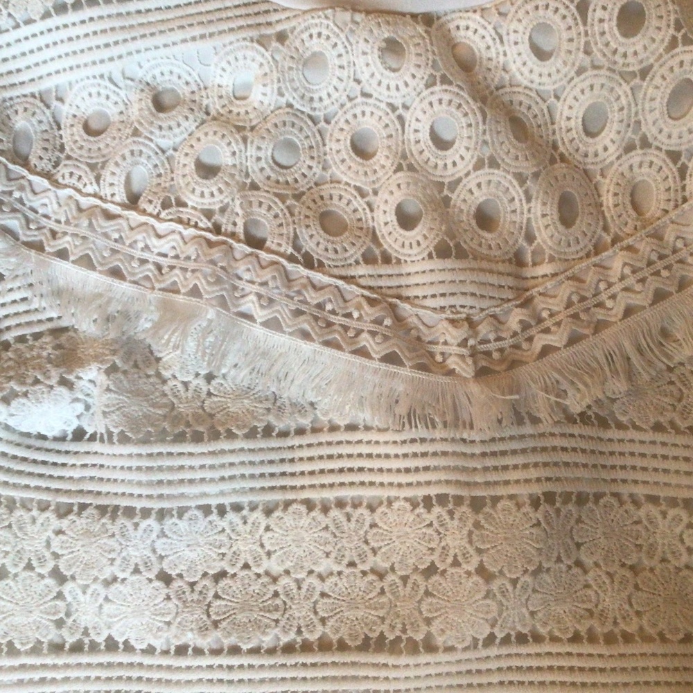 Simplee Crochet lined white Lace l/s blouse sm NWOT $78R - Picture 4 of 8